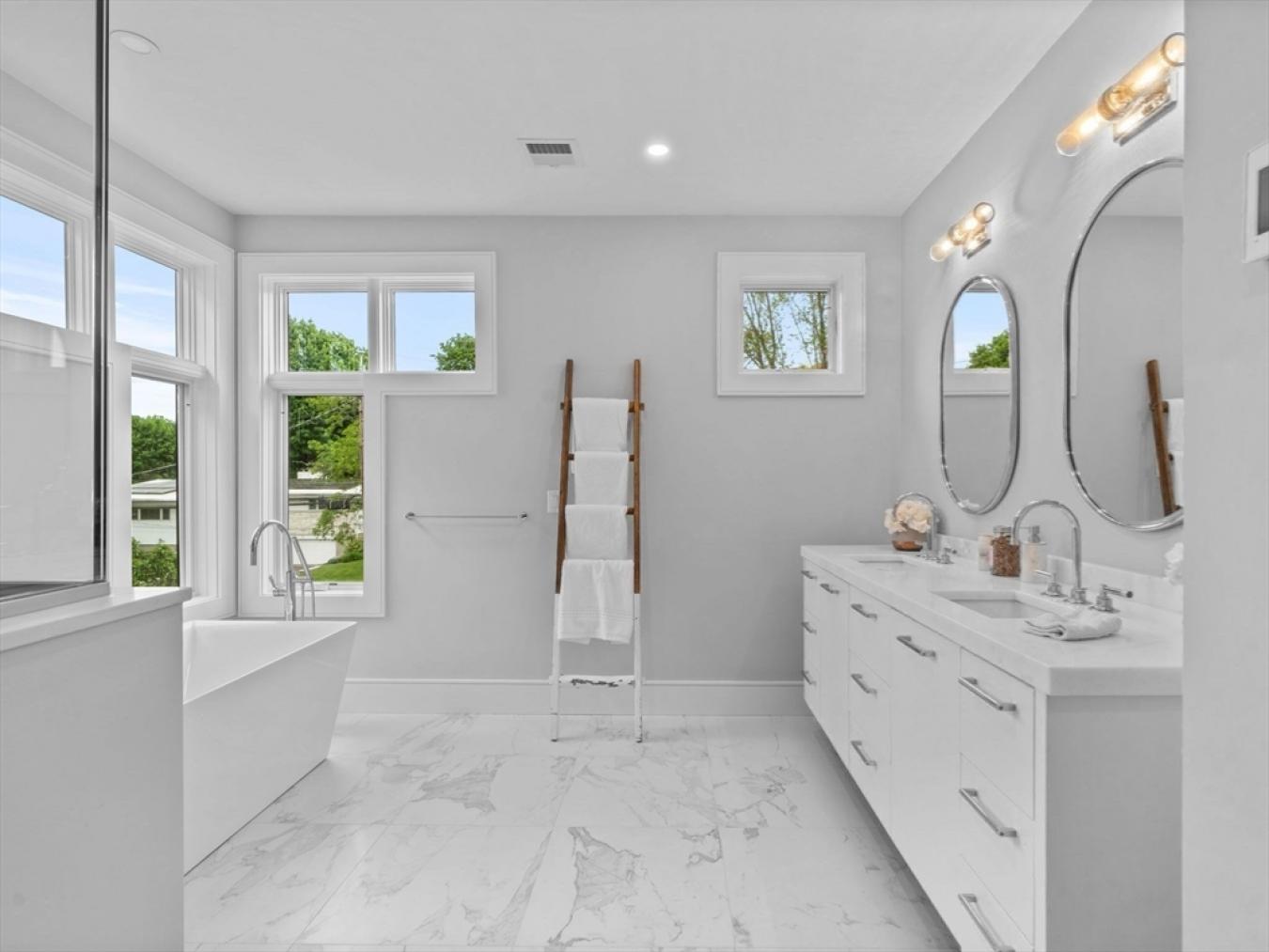 Newton, Middlesex, 02459, United States, ,Residential,For Sale,1914700