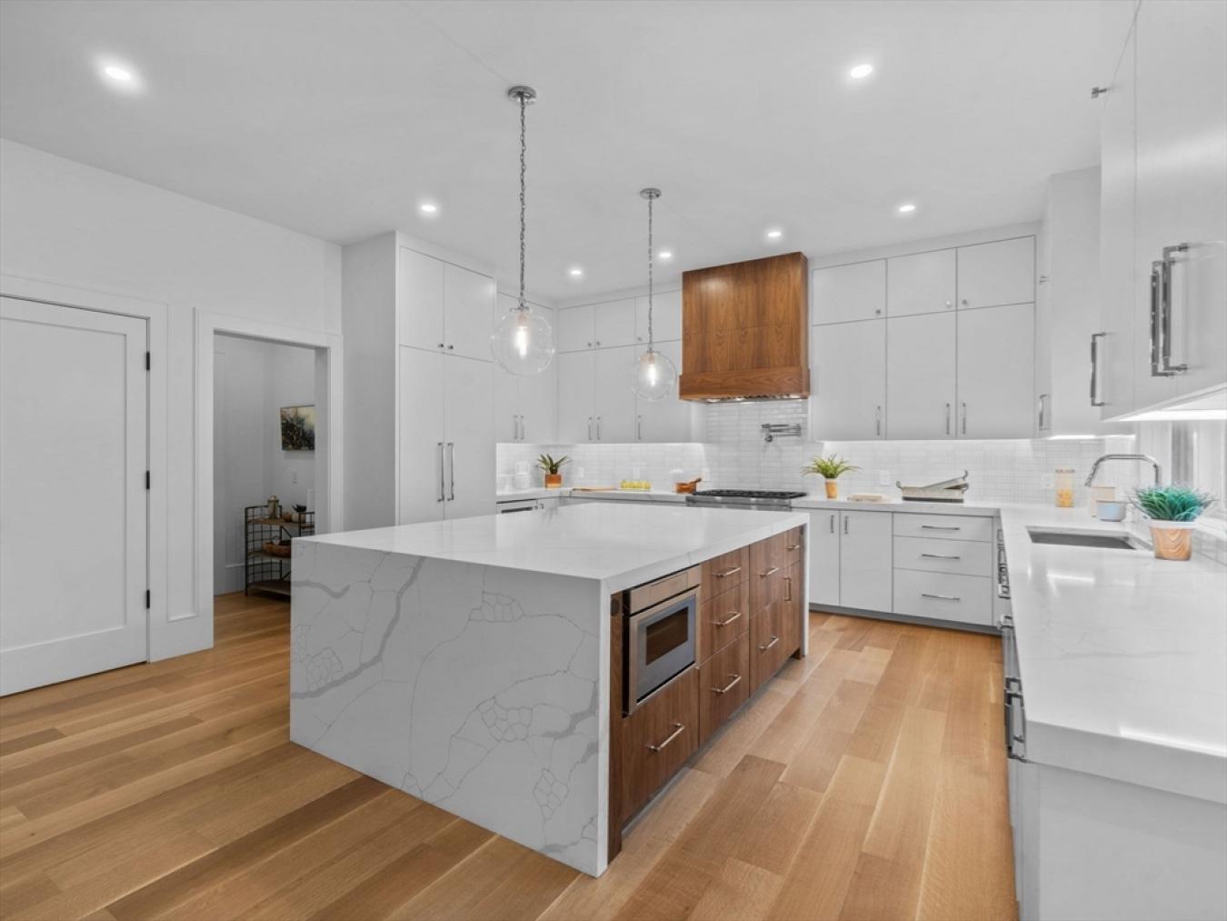 Newton, Middlesex, 02459, United States, ,Residential,For Sale,1914700
