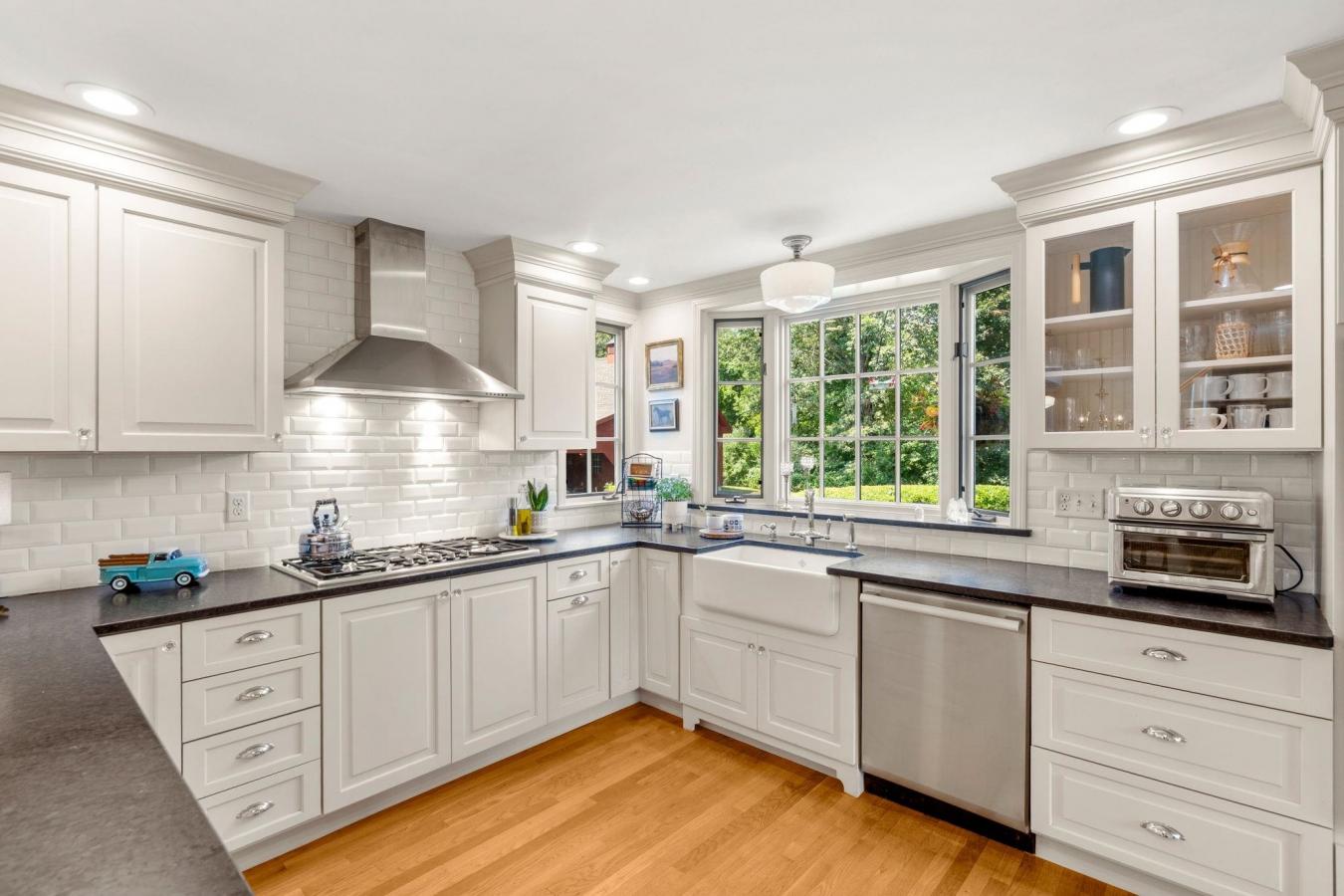 Bedford, Hillsborough, 03110, United States, 4 Bedrooms Bedrooms, ,3 BathroomsBathrooms,Residential,For Sale,1914873