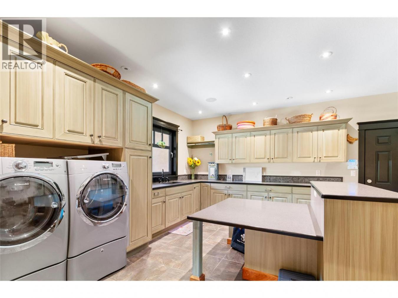 Okanagan Falls, BC, V0H 1R2, Canada, 3 Bedrooms Bedrooms, ,3 BathroomsBathrooms,Residential,For Sale,1914872