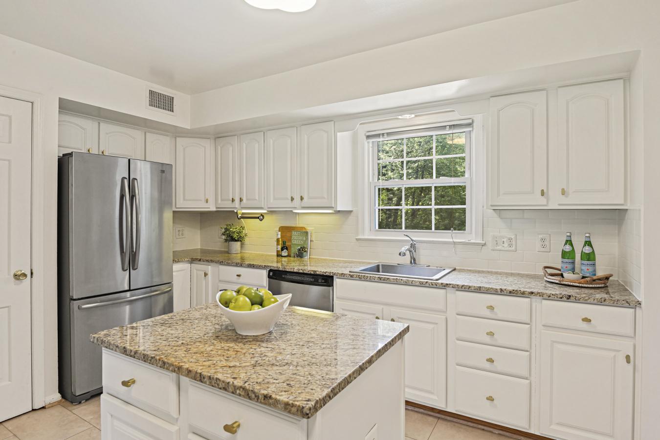 McLean, Fairfax, 22102, United States, 4 Bedrooms Bedrooms, ,3 BathroomsBathrooms,Residential,For Sale,1914870