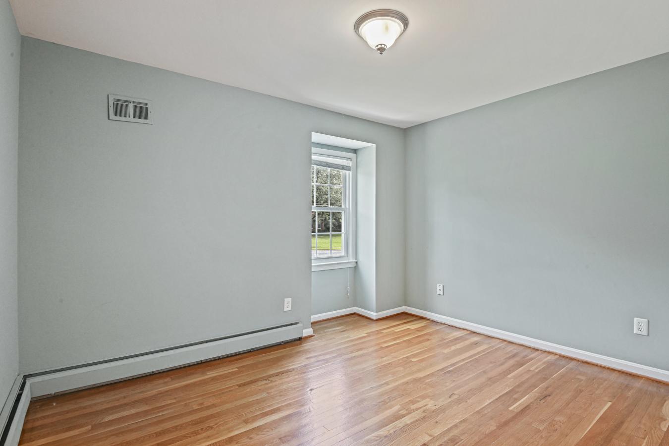 McLean, Fairfax, 22102, United States, 4 Bedrooms Bedrooms, ,3 BathroomsBathrooms,Residential,For Sale,1914870