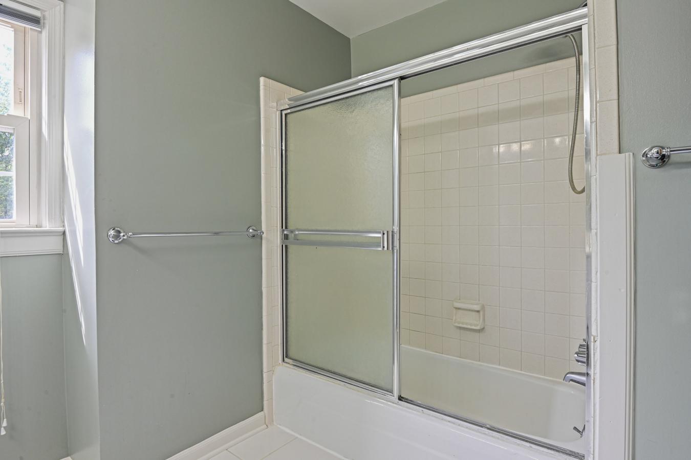 McLean, Fairfax, 22102, United States, 4 Bedrooms Bedrooms, ,3 BathroomsBathrooms,Residential,For Sale,1914870