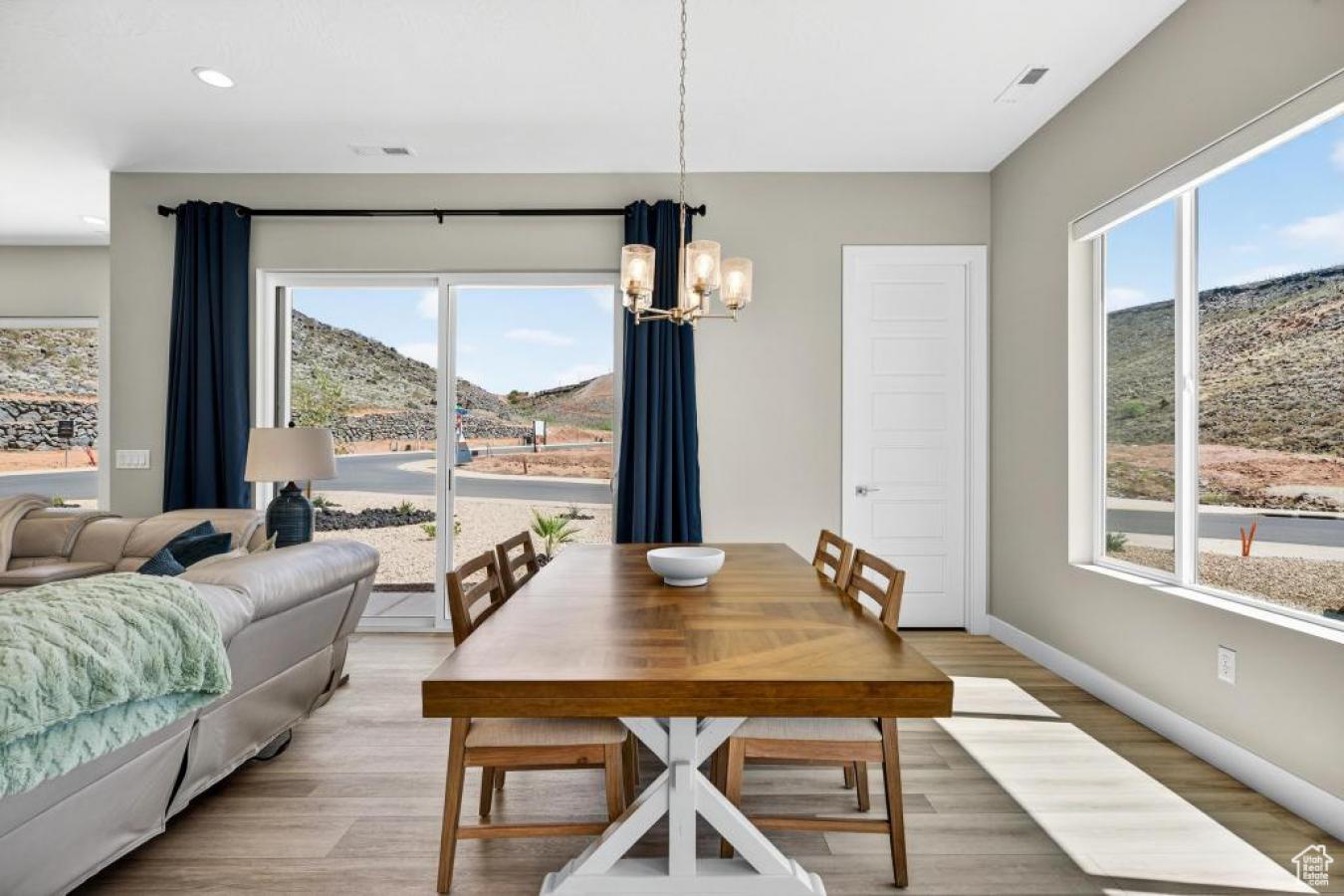 St. George, Washington, 84770, United States, 3 Bedrooms Bedrooms, ,2 BathroomsBathrooms,Residential,For Sale,1914866