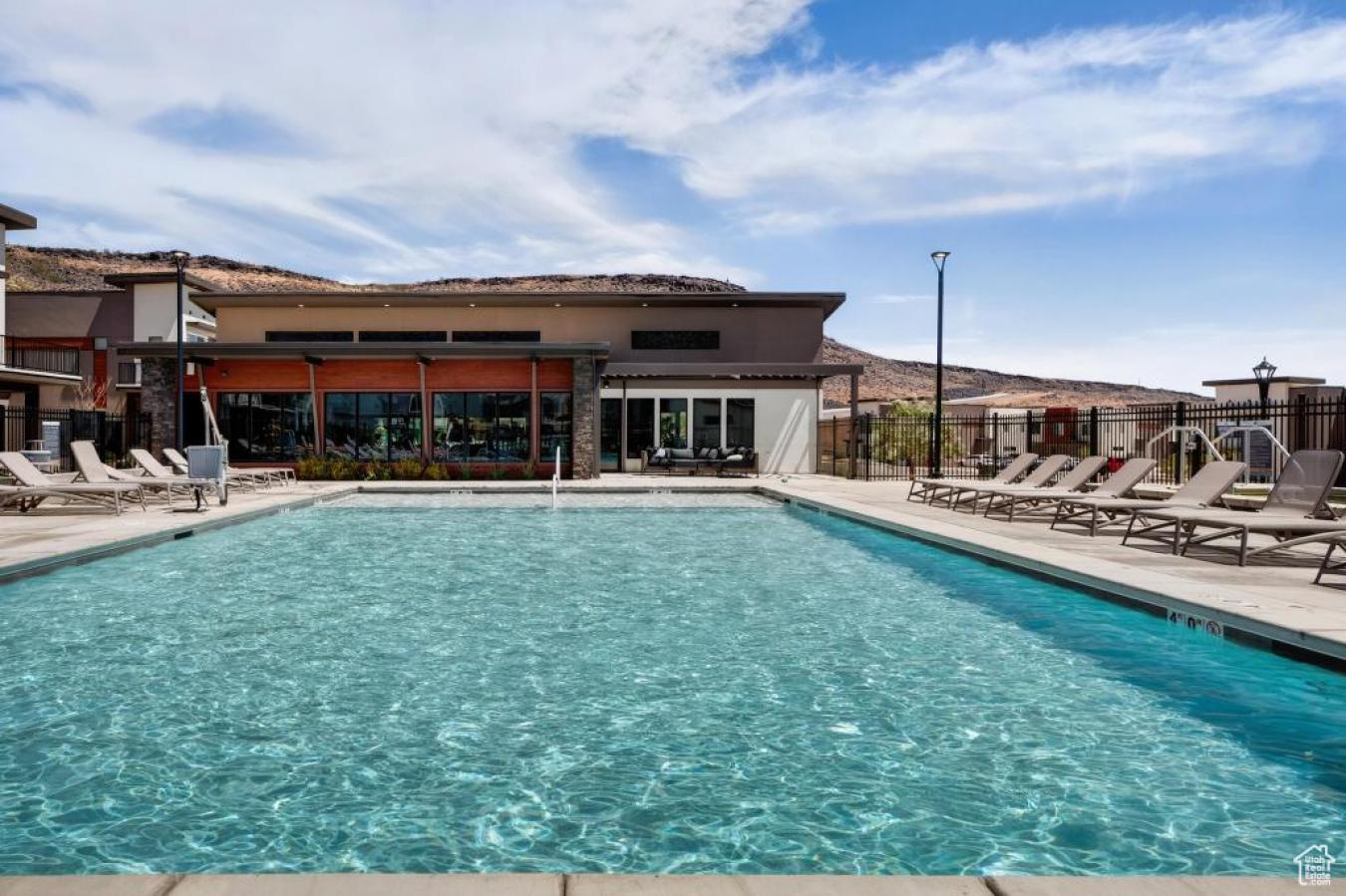St. George, Washington, 84770, United States, 3 Bedrooms Bedrooms, ,2 BathroomsBathrooms,Residential,For Sale,1914866