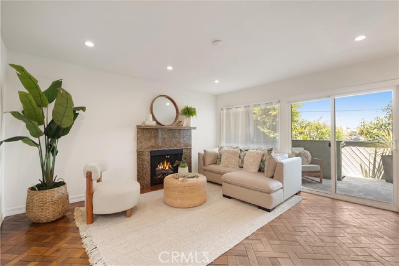 Redondo Beach, Los Angeles, 90277, United States, 2 Bedrooms Bedrooms, ,2 BathroomsBathrooms,Residential,For Sale,1914865