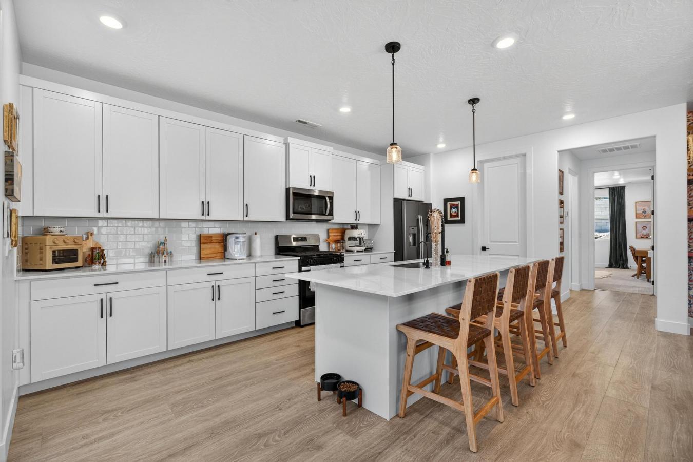 St George, Washington, 84790, United States, 5 Bedrooms Bedrooms, ,2 BathroomsBathrooms,Residential,For Sale,1914864