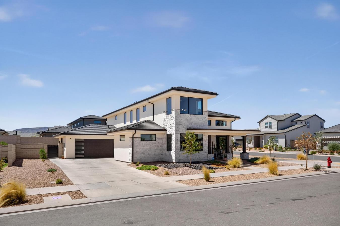 St George, Washington, 84790, United States, 5 Bedrooms Bedrooms, ,2 BathroomsBathrooms,Residential,For Sale,1914864
