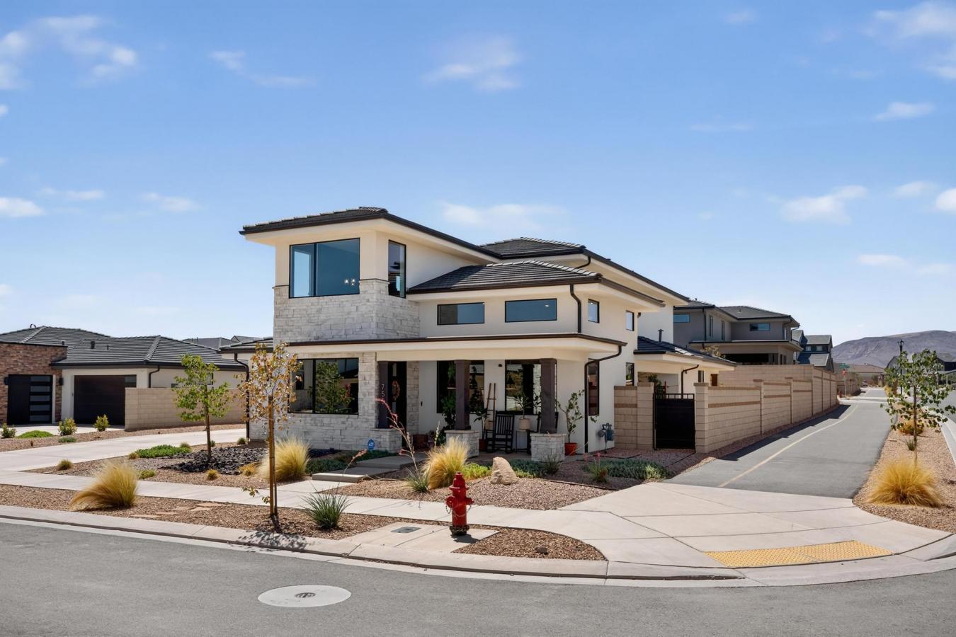 St George, Washington, 84790, United States, 5 Bedrooms Bedrooms, ,2 BathroomsBathrooms,Residential,For Sale,1914864