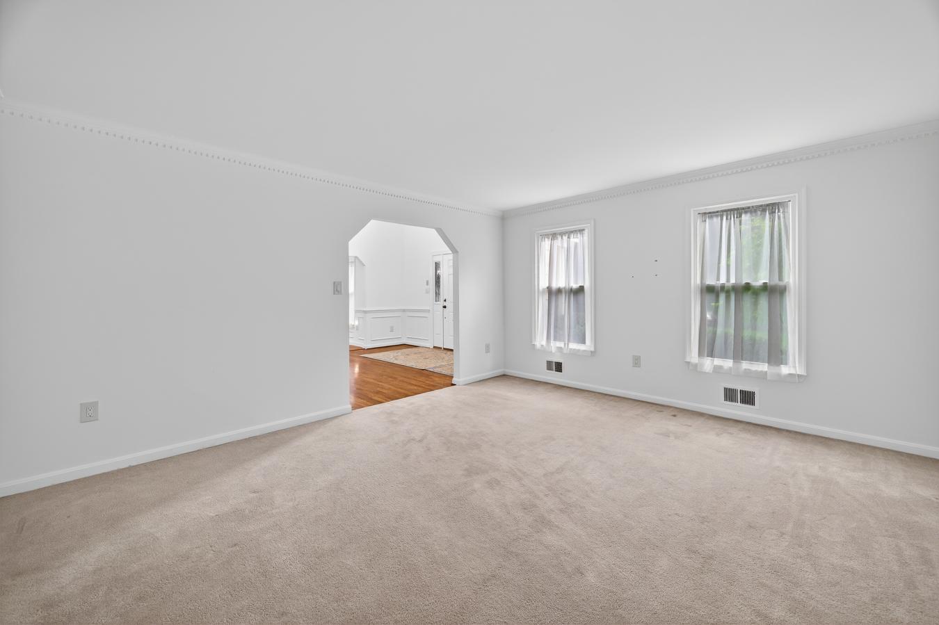 Burtonsville, Montgomery, MD, 20866, United States, 5 Bedrooms Bedrooms, ,4 BathroomsBathrooms,Residential,For Sale,1914862