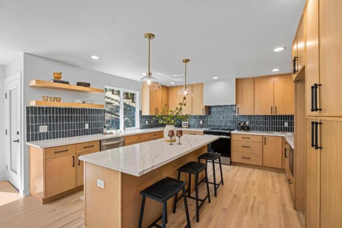Gilroy, Santa Clara, 95020, United States, 4 Bedrooms Bedrooms, ,3 BathroomsBathrooms,Residential,For Sale,1914861