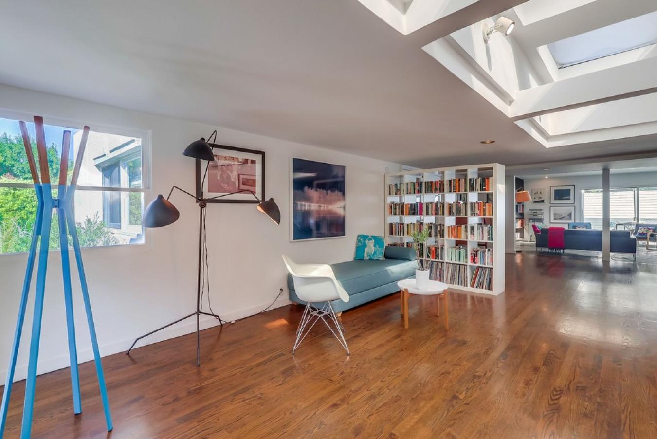 Hollywood Hills West, Los Angeles, 90046, United States, 4 Bedrooms Bedrooms, ,2 BathroomsBathrooms,Residential,For Sale,1934137