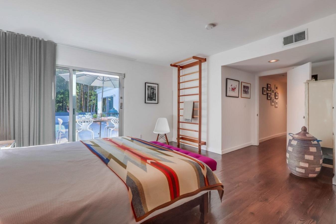 Hollywood Hills West, Los Angeles, 90046, United States, 4 Bedrooms Bedrooms, ,2 BathroomsBathrooms,Residential,For Sale,1934137