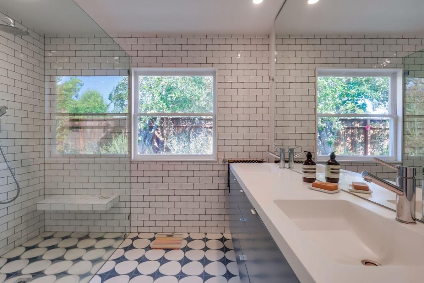 Hollywood Hills West, Los Angeles, 90046, United States, 4 Bedrooms Bedrooms, ,2 BathroomsBathrooms,Residential,For Sale,1934137