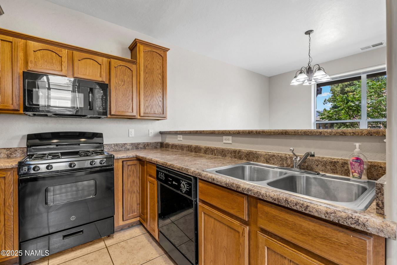 Flagstaff, Coconino, 86001, United States, ,Residential,For Sale,1919038