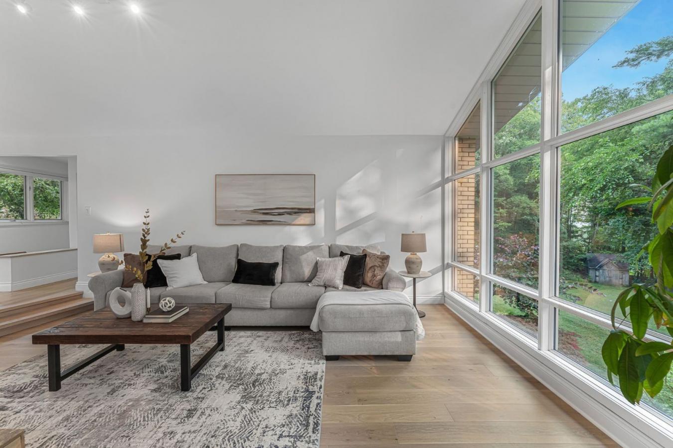 Ancaster, ON, L9G 3H6, Canada, 5 Bedrooms Bedrooms, ,2 BathroomsBathrooms,Residential,For Sale,1919036