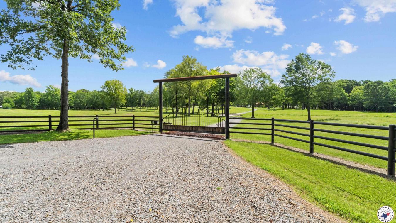 Texarkana, Bowie County, 75501, United States, 3 Bedrooms Bedrooms, ,4 BathroomsBathrooms,Residential,For Sale,1919037