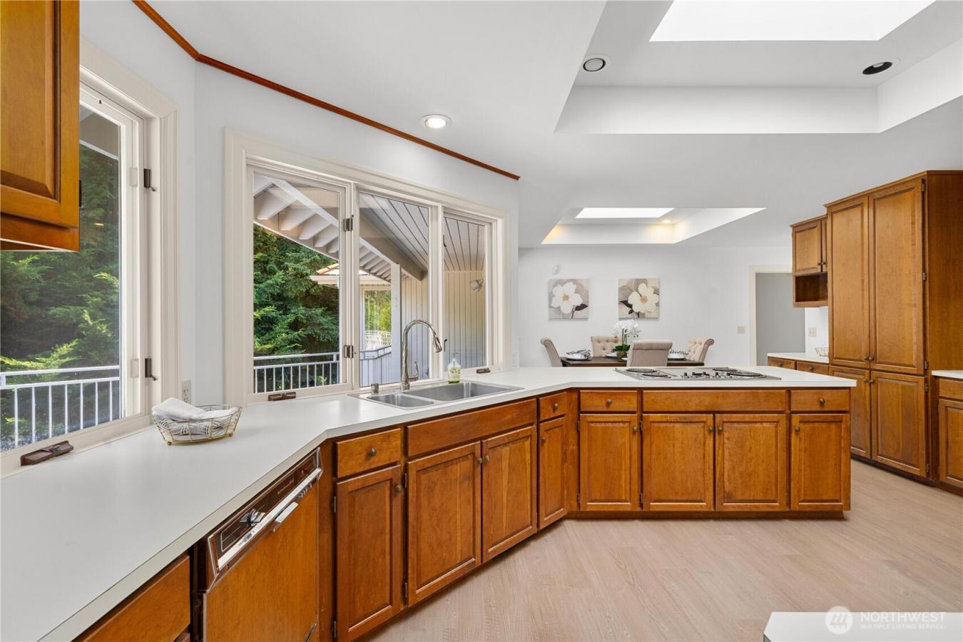 Issaquah, King, 98027, United States, 3 Bedrooms Bedrooms, ,2 BathroomsBathrooms,Residential,For Sale,1919035