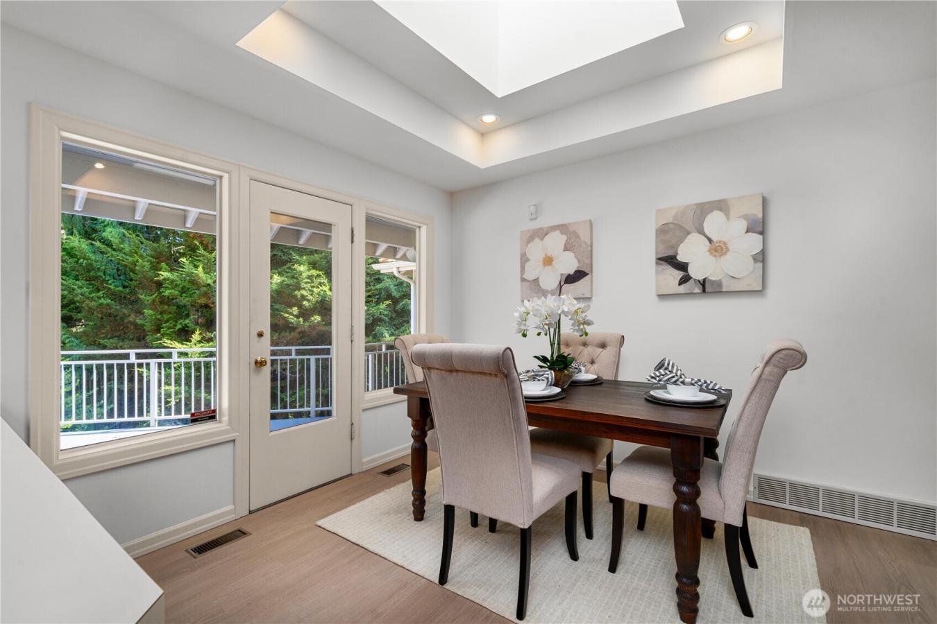 Issaquah, King, 98027, United States, 3 Bedrooms Bedrooms, ,2 BathroomsBathrooms,Residential,For Sale,1919035