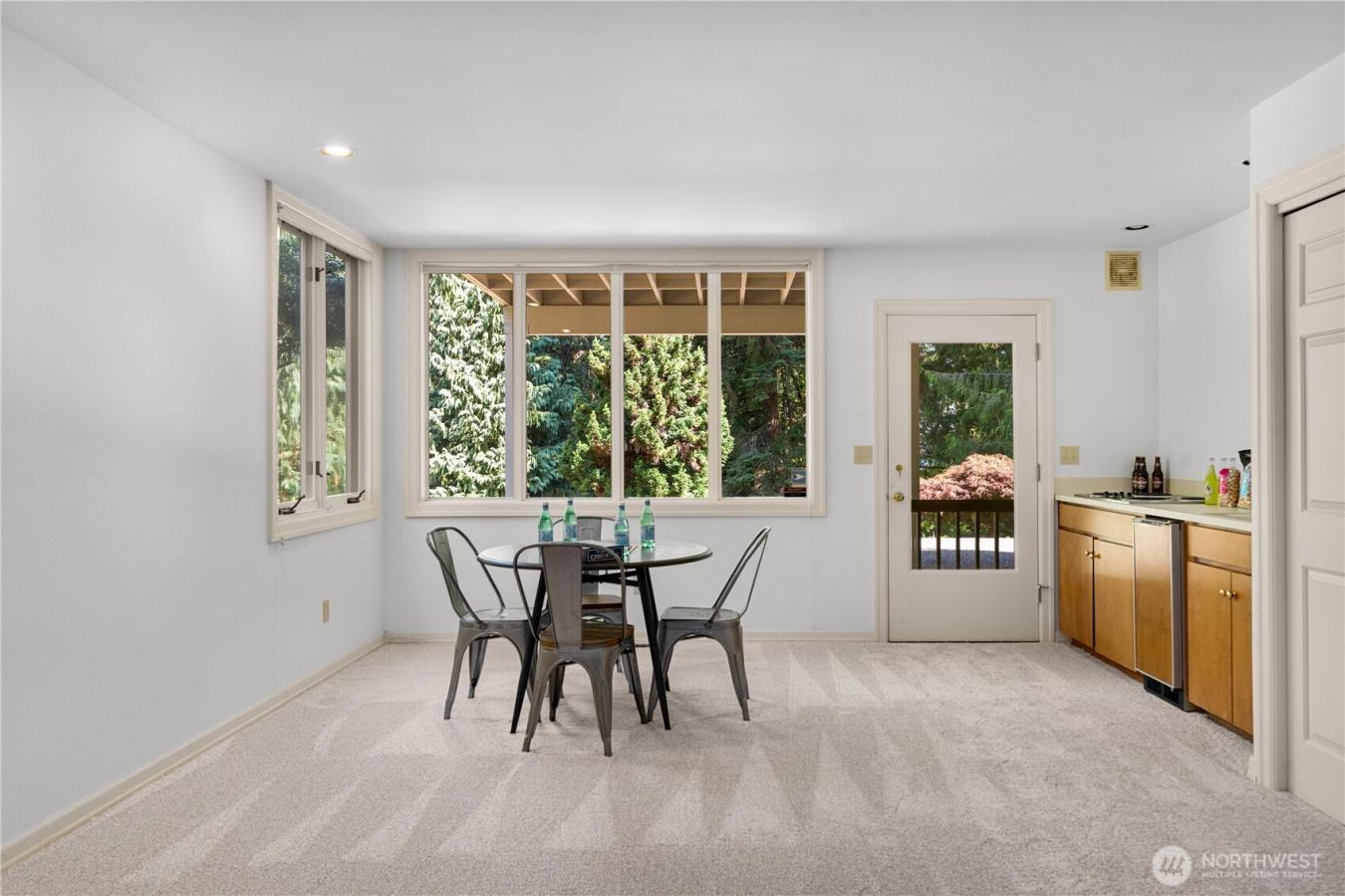 Issaquah, King, 98027, United States, 3 Bedrooms Bedrooms, ,2 BathroomsBathrooms,Residential,For Sale,1919035