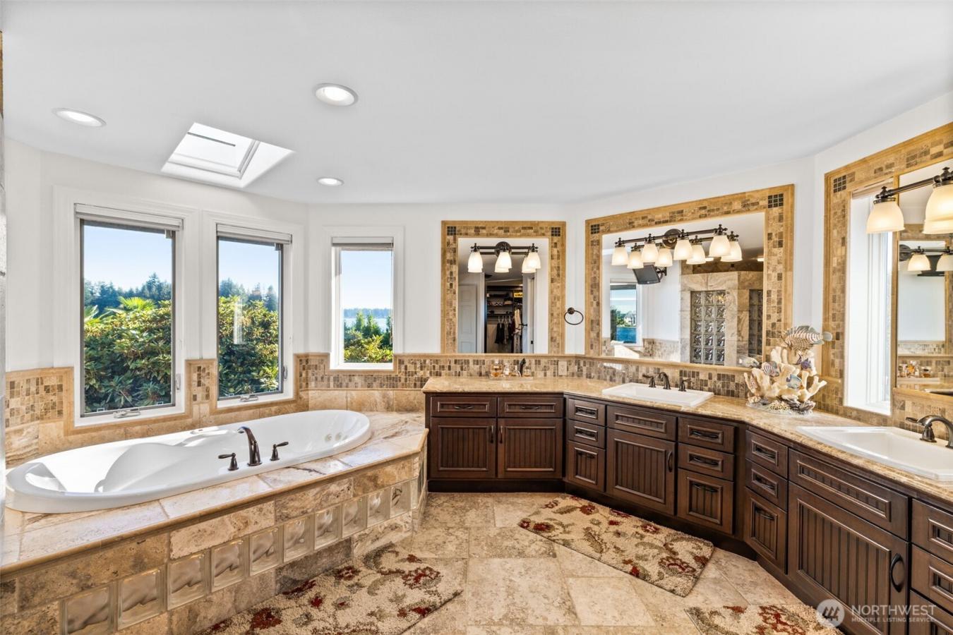 Lake Tapps, Pierce, 98391, United States, 4 Bedrooms Bedrooms, ,4 BathroomsBathrooms,Residential,For Sale,1919033