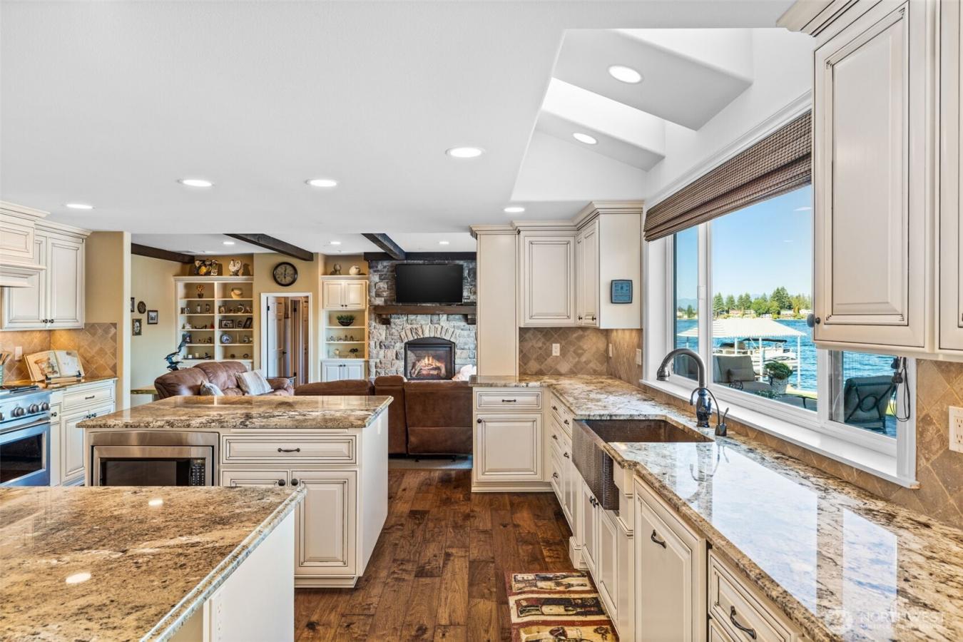 Lake Tapps, Pierce, 98391, United States, 4 Bedrooms Bedrooms, ,4 BathroomsBathrooms,Residential,For Sale,1919033