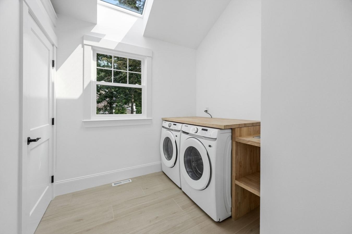 Chatham, Barnstable, 02650, United States, 4 Bedrooms Bedrooms, ,3 BathroomsBathrooms,Residential,For Sale,1919331