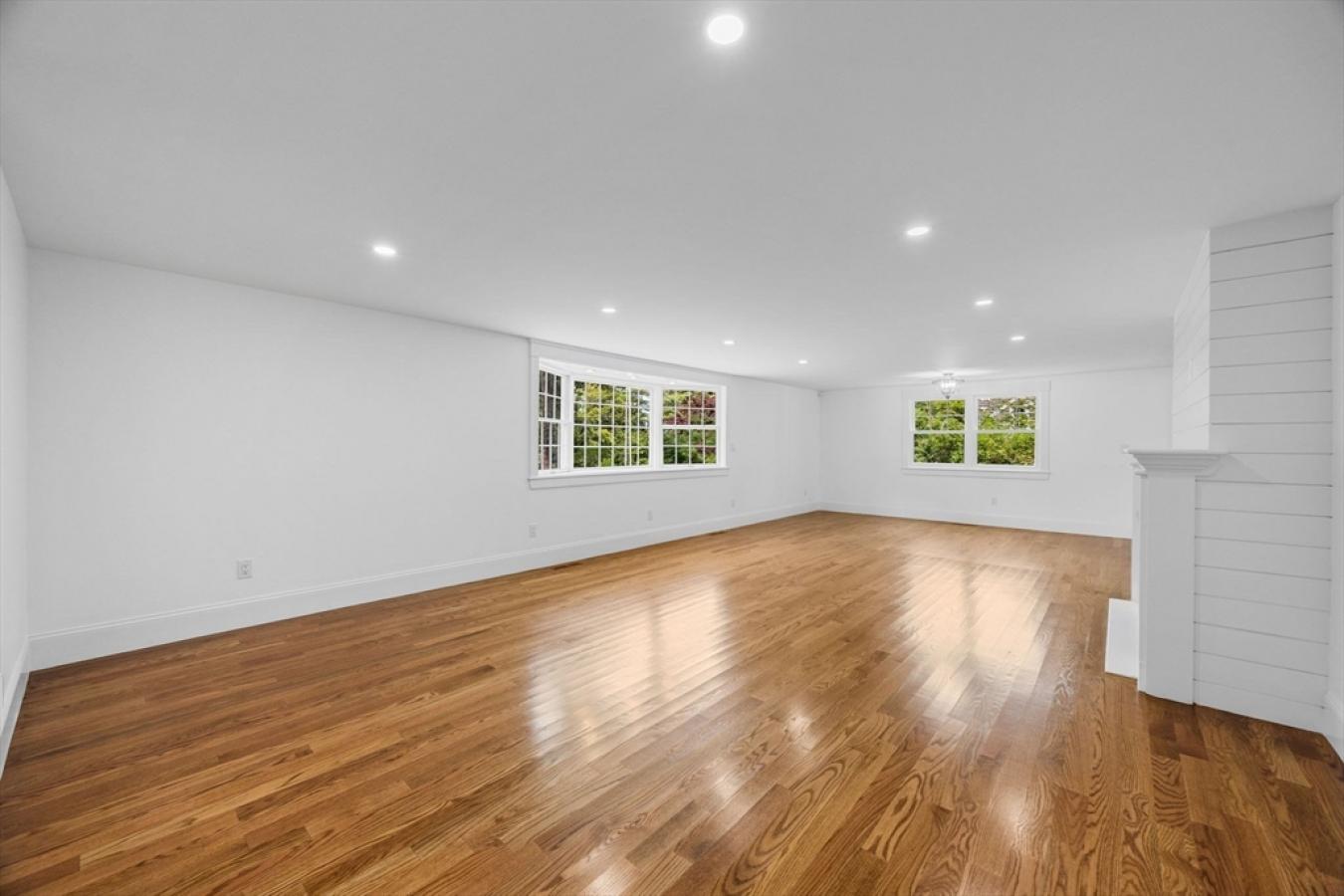 Chatham, Barnstable, 02650, United States, 4 Bedrooms Bedrooms, ,3 BathroomsBathrooms,Residential,For Sale,1919331