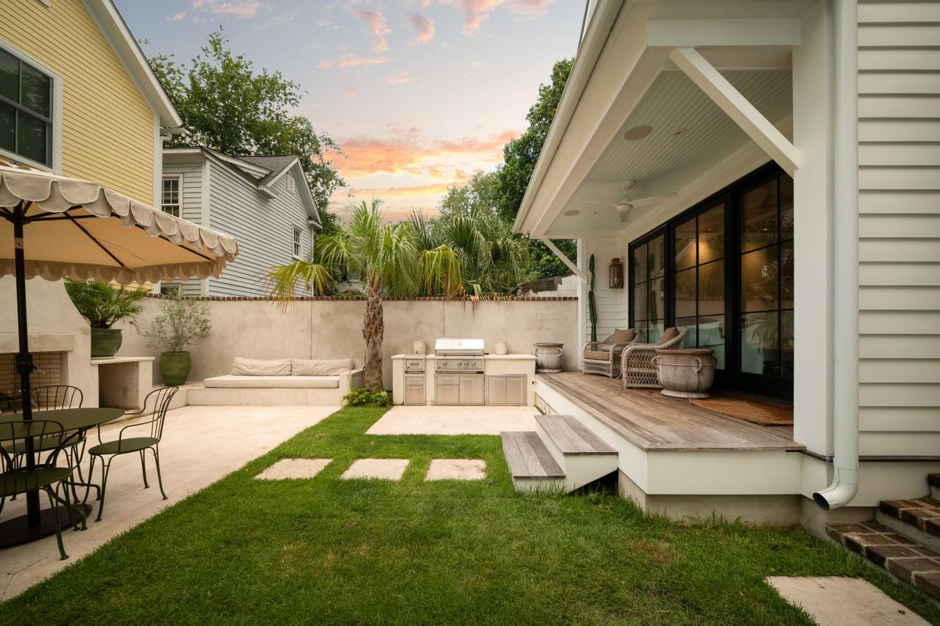 Charleston, Charleston, 29403, United States, 4 Bedrooms Bedrooms, ,4 BathroomsBathrooms,Residential,For Sale,1919330