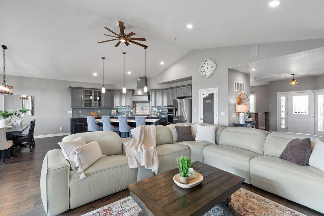 Wellington, Colorado, 80549, United States, 4 Bedrooms Bedrooms, ,3 BathroomsBathrooms,Residential,For Sale,1919029