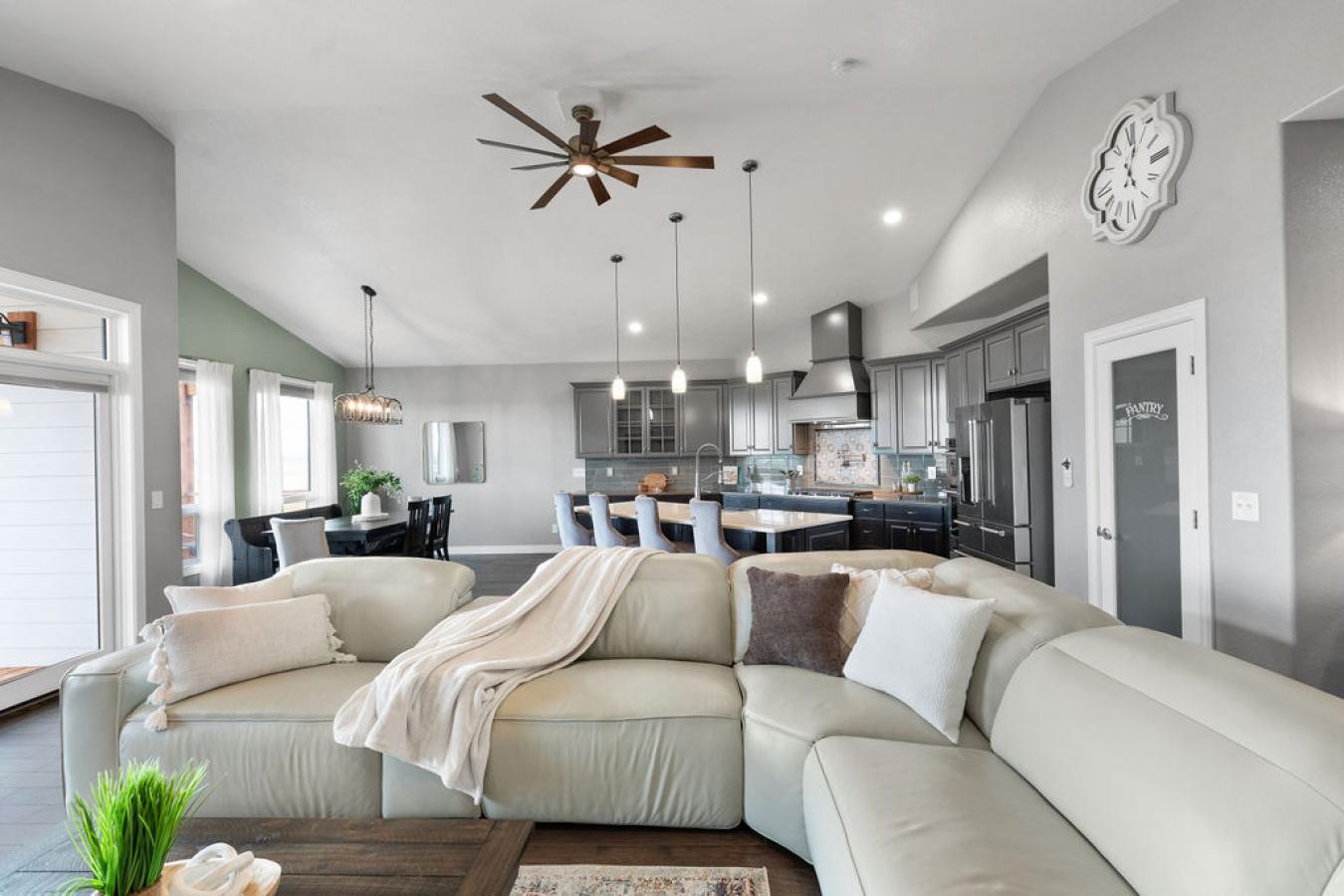 Wellington, Colorado, 80549, United States, 4 Bedrooms Bedrooms, ,3 BathroomsBathrooms,Residential,For Sale,1919029