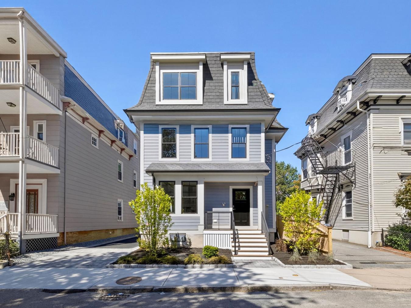 Somerville, Massachusetts, 02143, United States, 2 Bedrooms Bedrooms, ,2 BathroomsBathrooms,Residential,For Sale,1919327