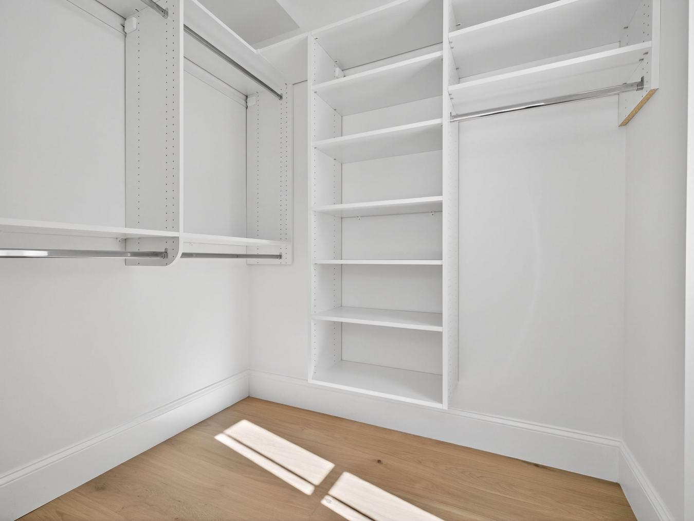 Somerville, Massachusetts, 02143, United States, 2 Bedrooms Bedrooms, ,2 BathroomsBathrooms,Residential,For Sale,1919327