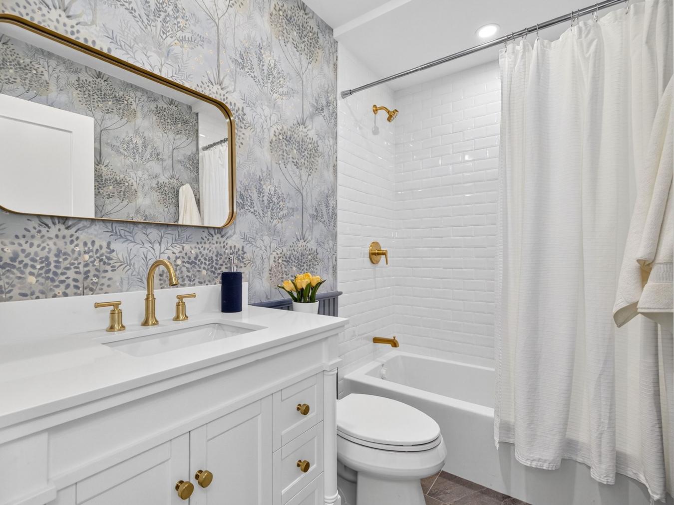 Somerville, Massachusetts, 02143, United States, 2 Bedrooms Bedrooms, ,2 BathroomsBathrooms,Residential,For Sale,1919327