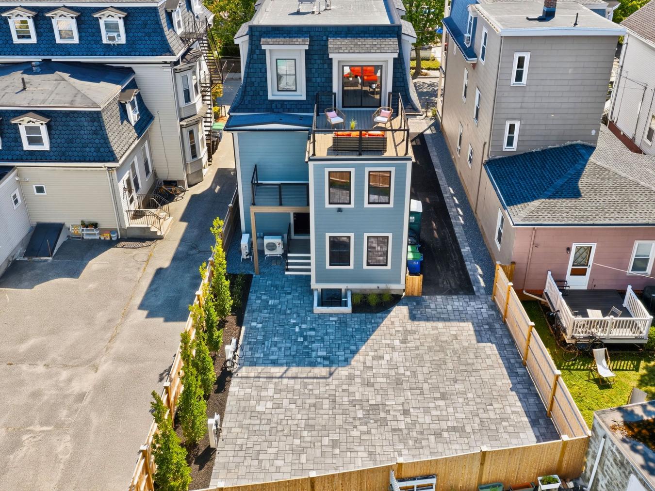 Somerville, Massachusetts, 02143, United States, 2 Bedrooms Bedrooms, ,2 BathroomsBathrooms,Residential,For Sale,1919327