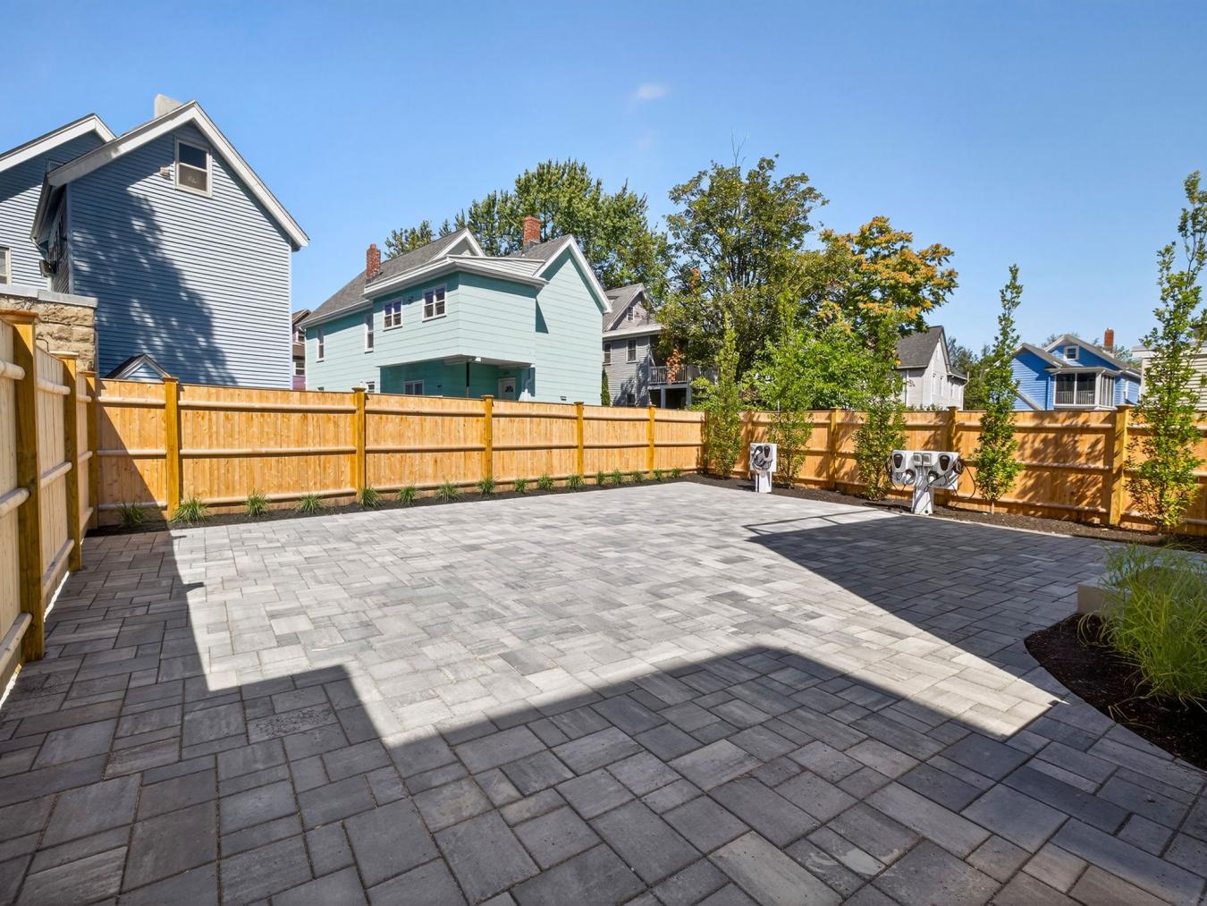 Somerville, Massachusetts, 02143, United States, 2 Bedrooms Bedrooms, ,2 BathroomsBathrooms,Residential,For Sale,1919327
