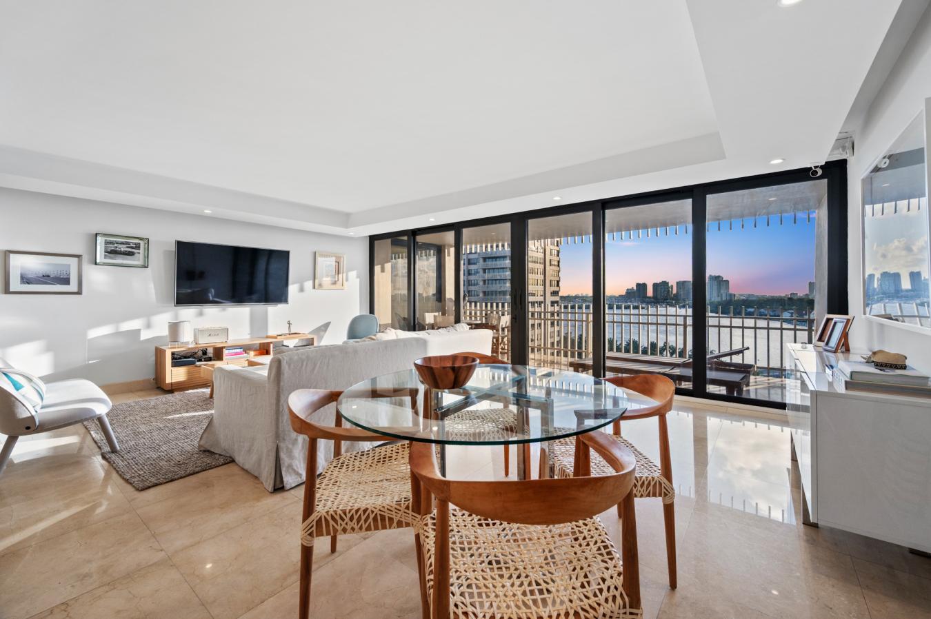 Coconut Grove, Miami-Dade County, 33133, United States, 2 Bedrooms Bedrooms, ,2 BathroomsBathrooms,Residential,For Sale,1919025