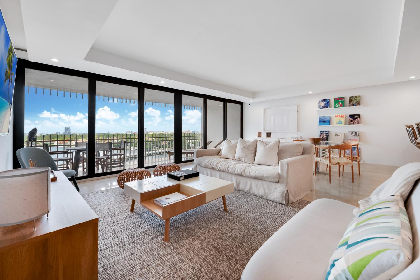 Coconut Grove, Miami-Dade County, 33133, United States, 2 Bedrooms Bedrooms, ,2 BathroomsBathrooms,Residential,For Sale,1919025