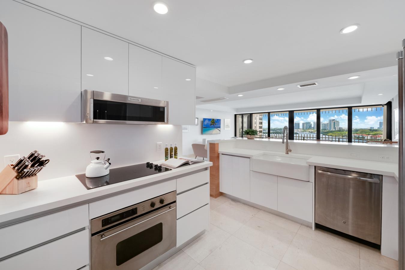 Coconut Grove, Miami-Dade County, 33133, United States, 2 Bedrooms Bedrooms, ,2 BathroomsBathrooms,Residential,For Sale,1919025