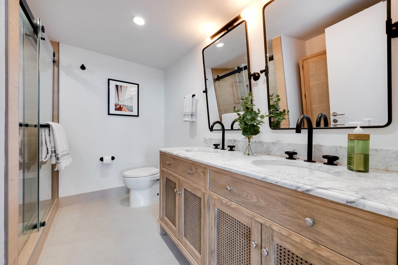 Coconut Grove, Miami-Dade County, 33133, United States, 2 Bedrooms Bedrooms, ,2 BathroomsBathrooms,Residential,For Sale,1919025