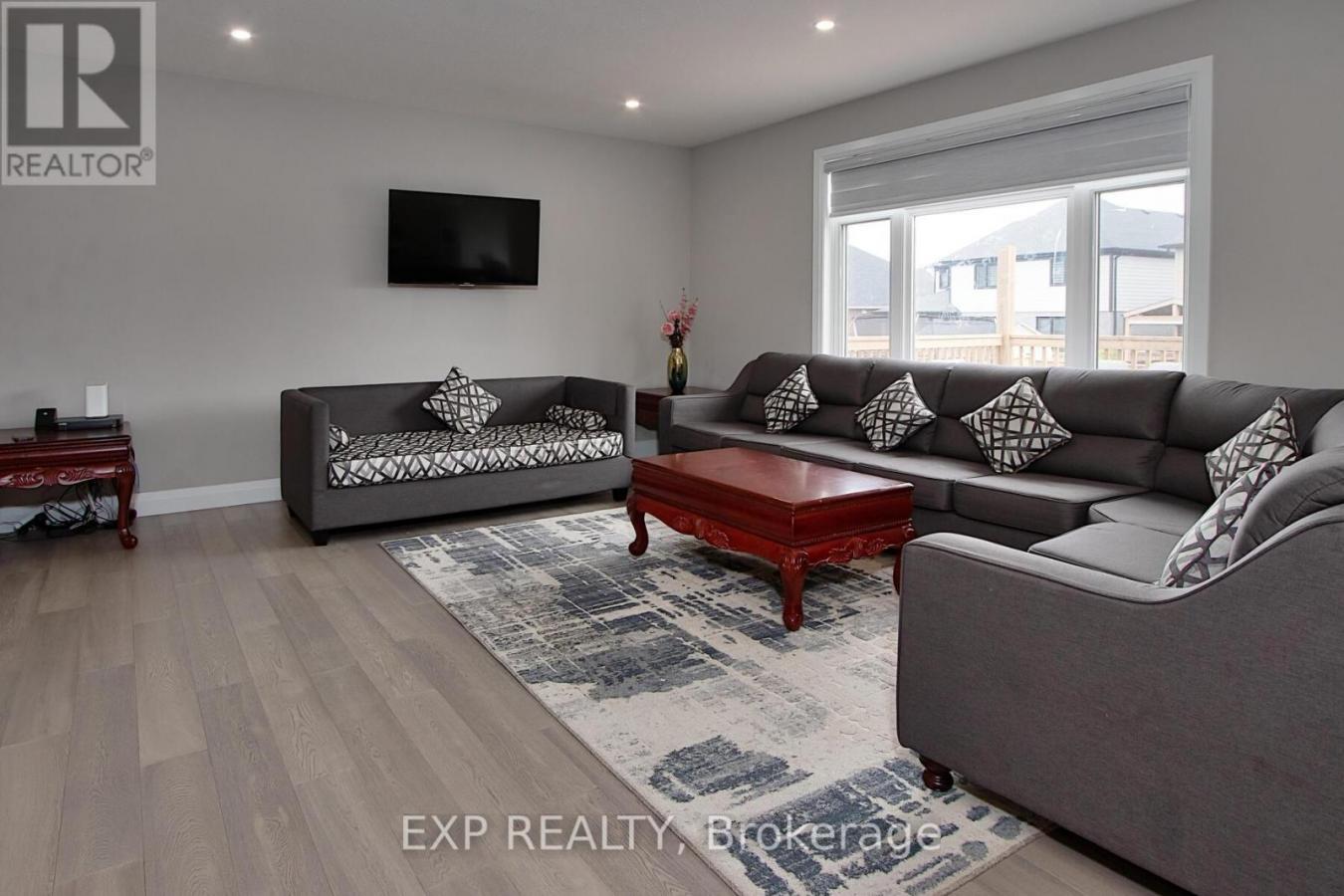 Thames Centre, ON, N0L1G2, Canada, 4 Bedrooms Bedrooms, ,4 BathroomsBathrooms,Residential,For Sale,1919325