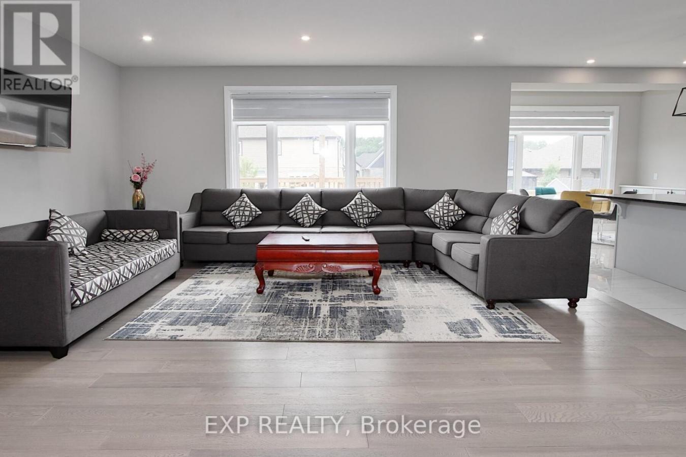 Thames Centre, ON, N0L1G2, Canada, 4 Bedrooms Bedrooms, ,4 BathroomsBathrooms,Residential,For Sale,1919325