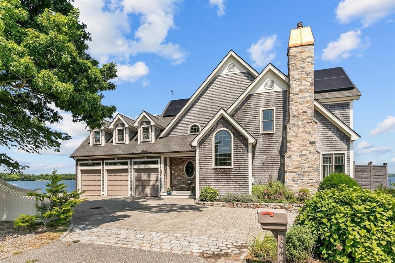 Fall River, Bristol, 02721, United States, 3 Bedrooms Bedrooms, ,2 BathroomsBathrooms,Residential,For Sale,1919317