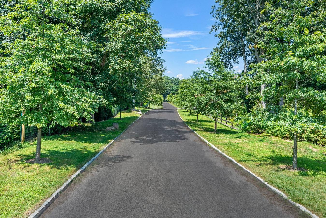 Bridgehampton, New York, 11932, United States, 7 Bedrooms Bedrooms, ,7 BathroomsBathrooms,Residential,For Sale,1919310