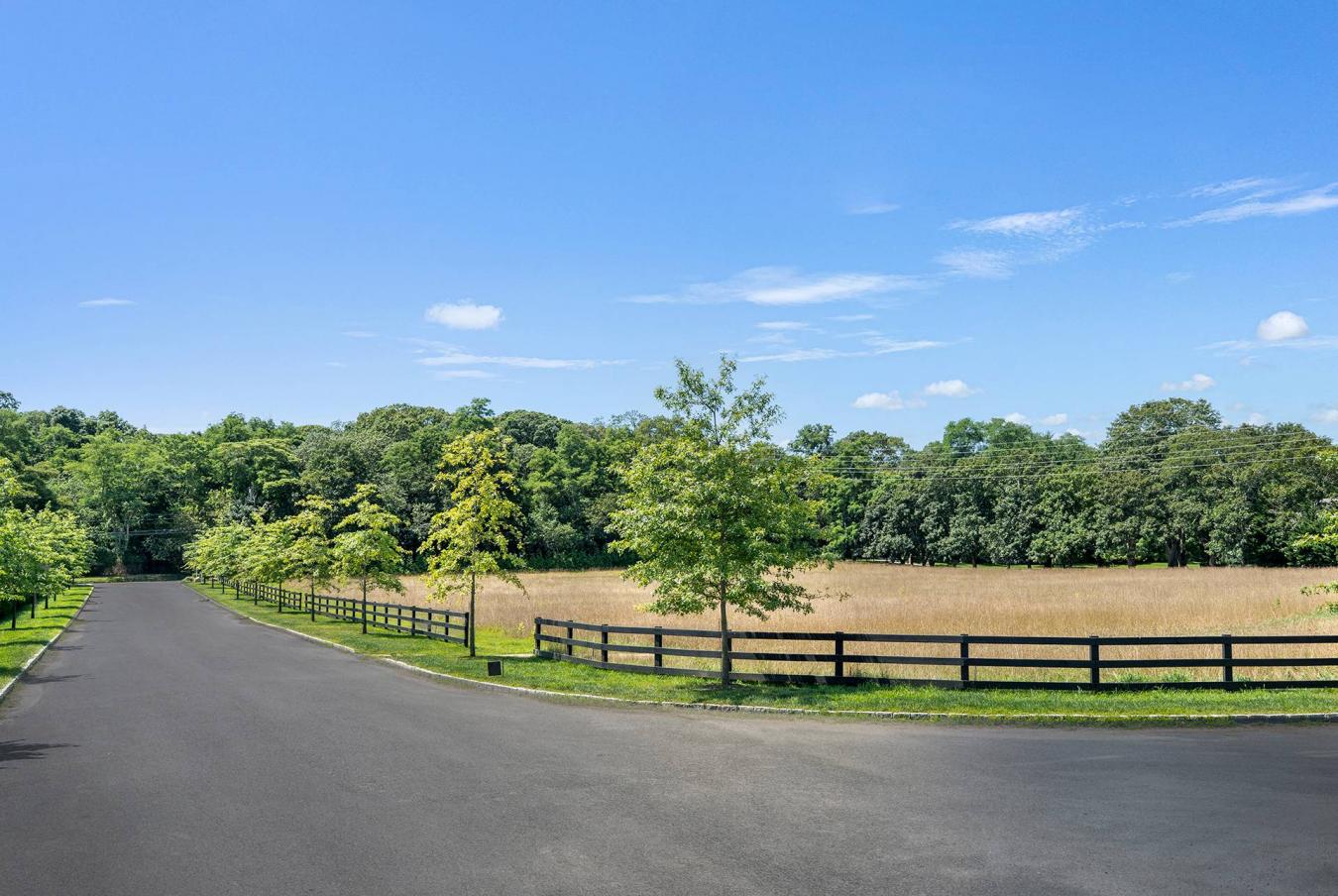 Bridgehampton, New York, 11932, United States, 7 Bedrooms Bedrooms, ,7 BathroomsBathrooms,Residential,For Sale,1919310