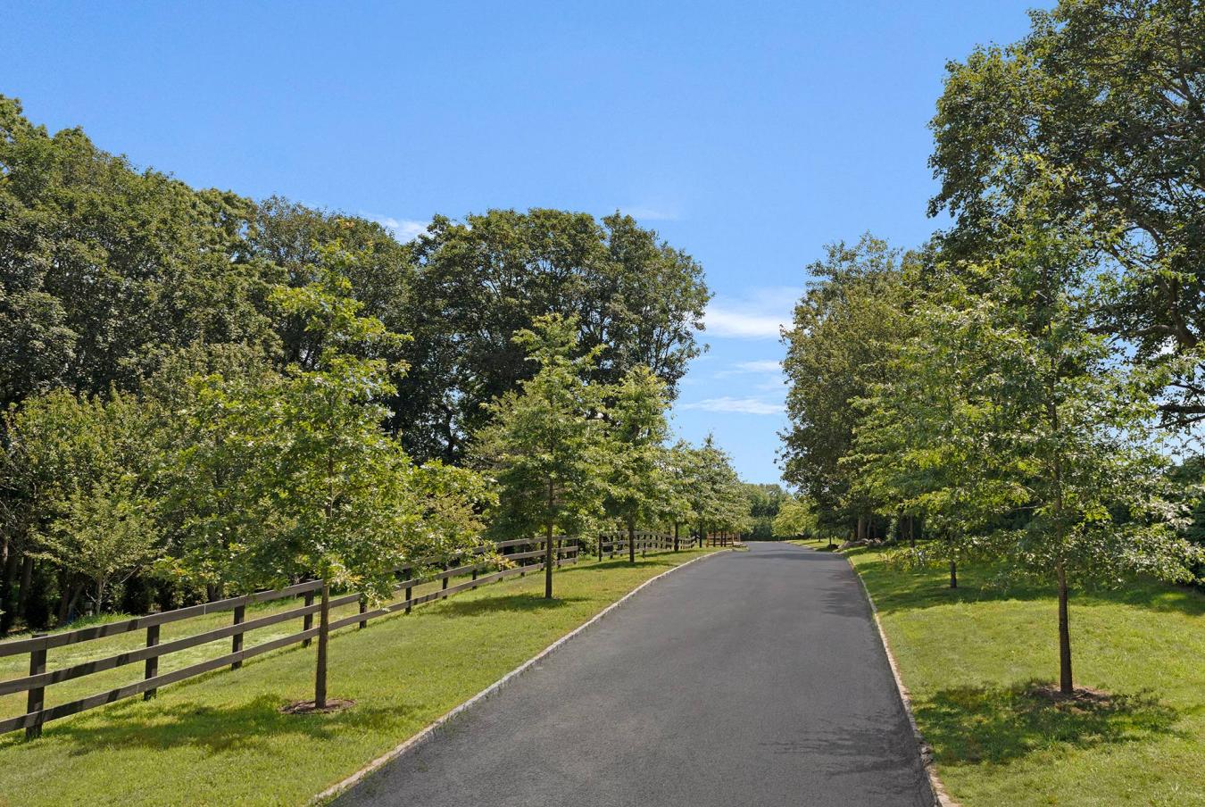 Bridgehampton, New York, 11932, United States, 7 Bedrooms Bedrooms, ,7 BathroomsBathrooms,Residential,For Sale,1919310