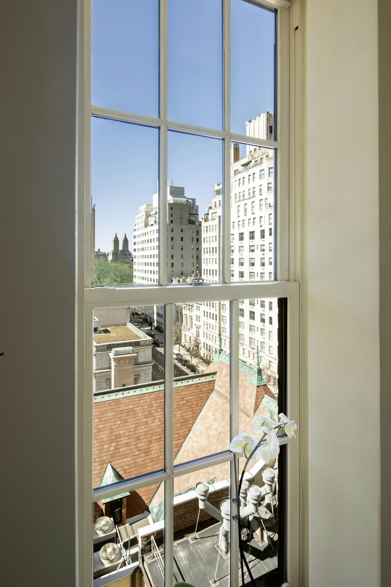 New York, New York, 10021, United States, 3 Bedrooms Bedrooms, ,3 BathroomsBathrooms,Residential,For Sale,1919306