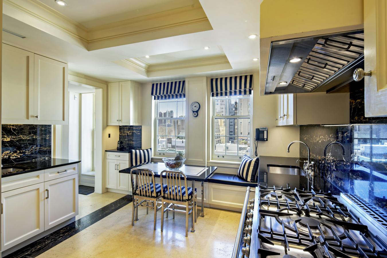 New York, New York, 10021, United States, 3 Bedrooms Bedrooms, ,3 BathroomsBathrooms,Residential,For Sale,1919306