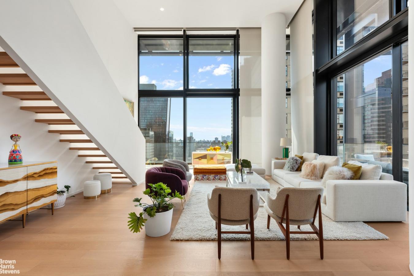 Murray Hill, New York, 10016, United States, 3 Bedrooms Bedrooms, ,3 BathroomsBathrooms,Residential,For Sale,1946298