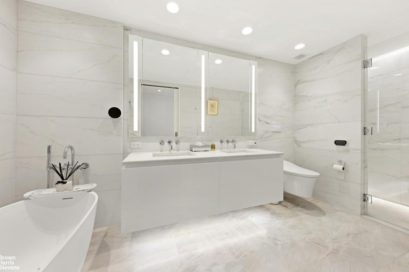 Murray Hill, New York, 10016, United States, 3 Bedrooms Bedrooms, ,3 BathroomsBathrooms,Residential,For Sale,1946298